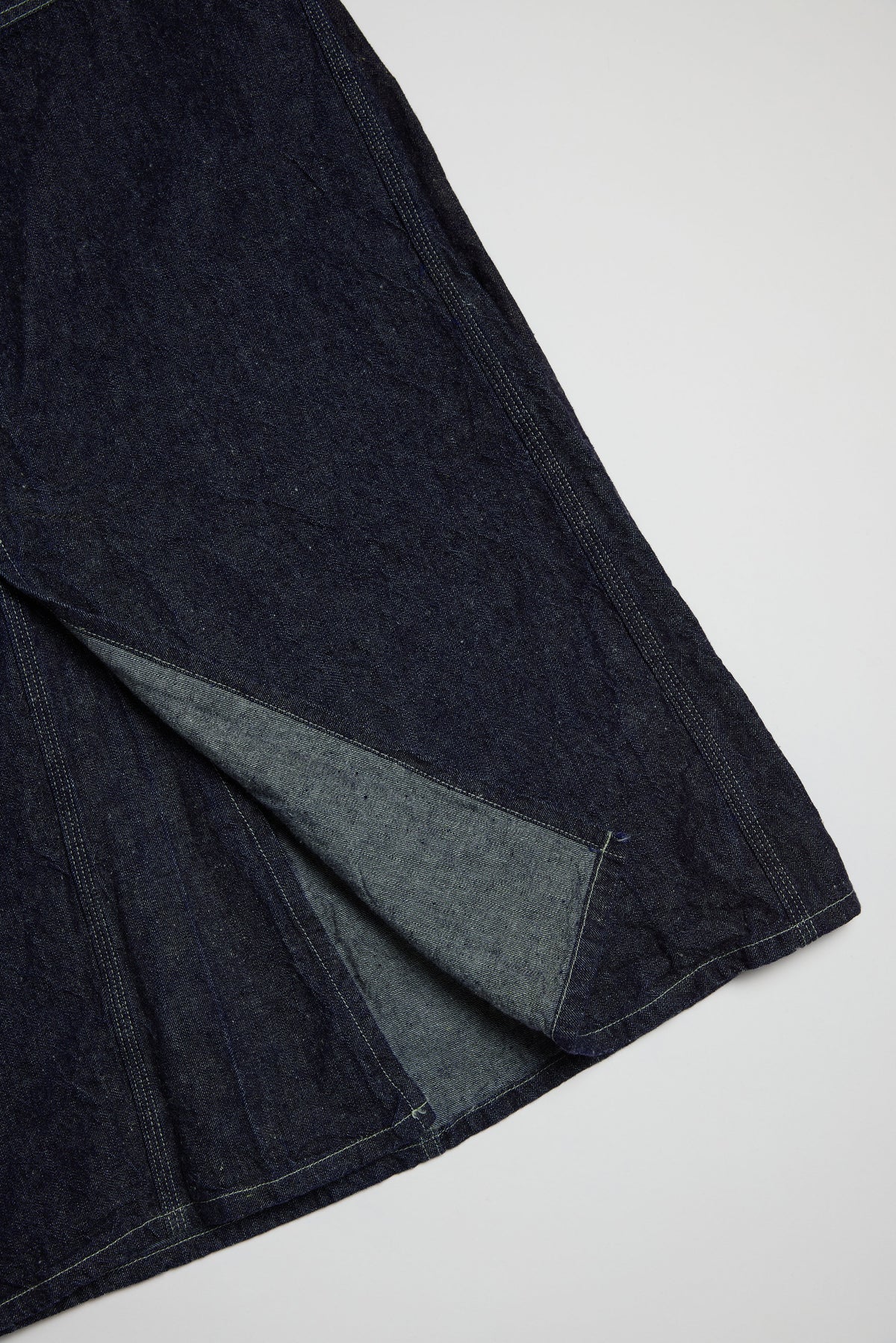 Back-Slit Skirt / HANMO INDIGO・SAKURA
