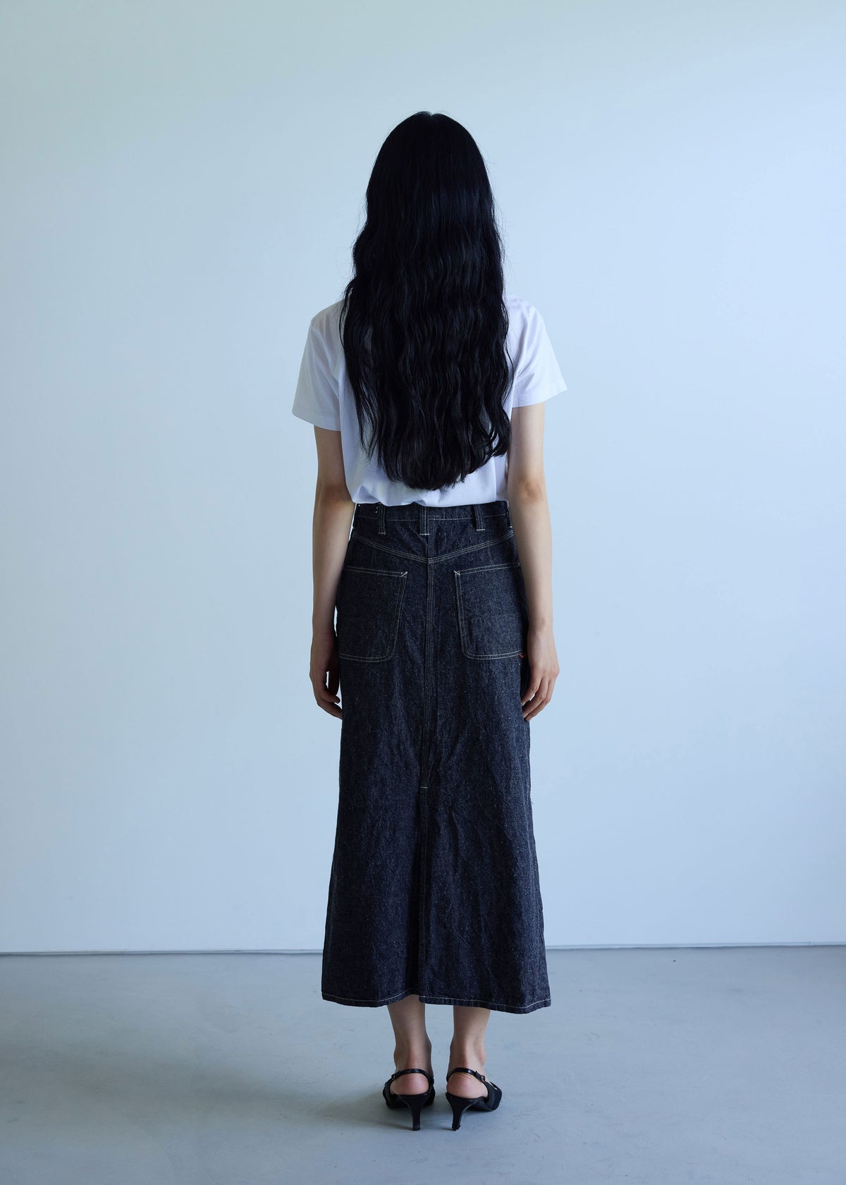 Back-Slit Skirt / HANMO INDIGO・SAKURA